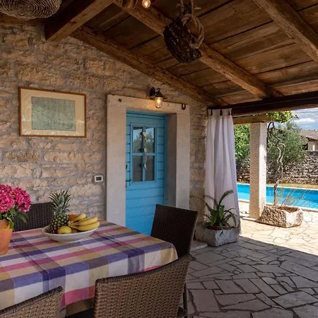 Holiday home Casa Celeste Mit Pool Und Schoenen Garten