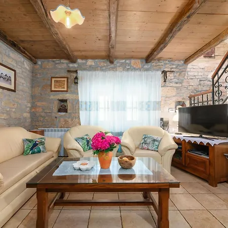 Casa Celeste Mit Pool Und Schoenen Garten Holiday home