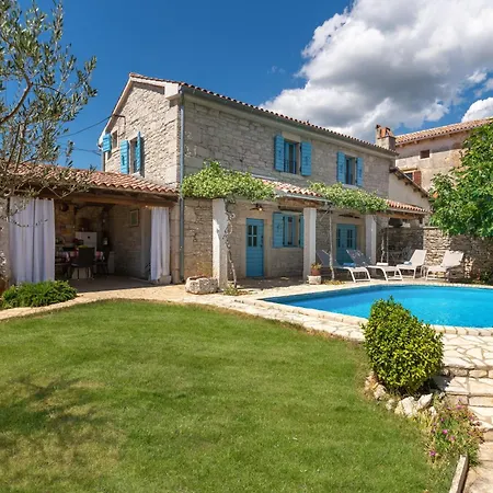 Casa Celeste Mit Pool Und Schoenen Garten Holiday home Vosteni