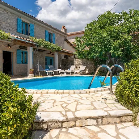 Casa Celeste Mit Pool Und Schoenen Garten * Vosteni