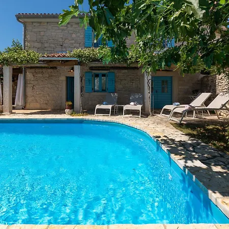 Casa Celeste Mit Pool Und Schoenen Garten Holiday home